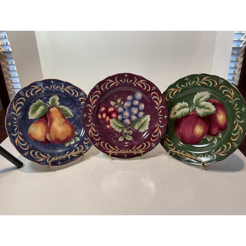 Napa Valley Noble Excellence Fruit Plates Set of‎ 3 Pears Grapes Apples